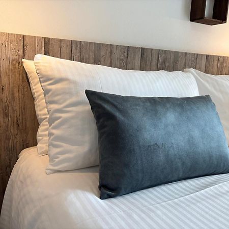 Bed and Breakfast La Luce Delle Colline Serravalle delle Langhe Exterior foto