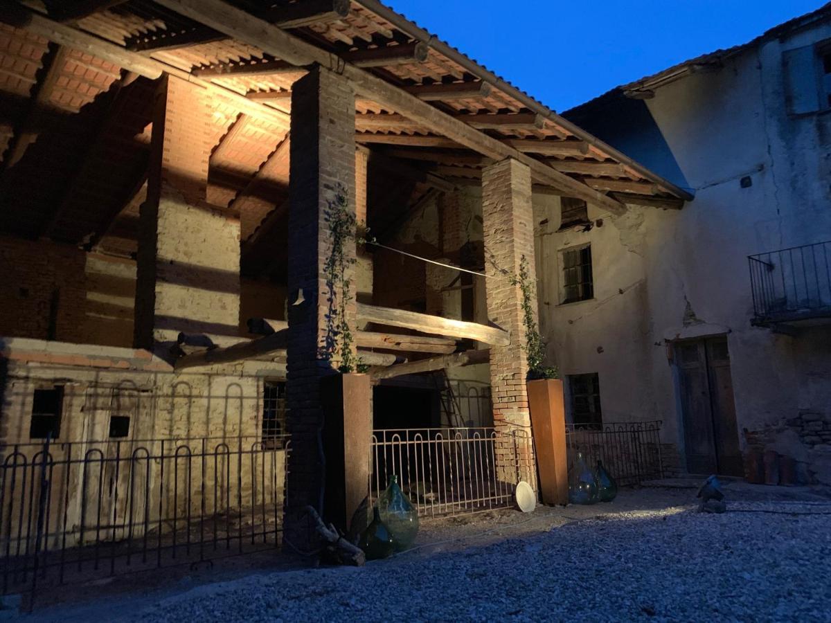 Bed and Breakfast La Luce Delle Colline Serravalle delle Langhe Exterior foto