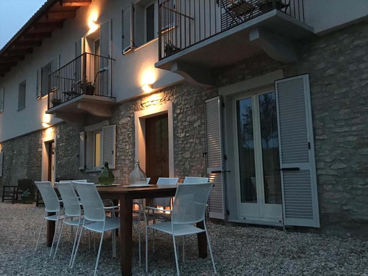 Bed and Breakfast La Luce Delle Colline Serravalle delle Langhe Exterior foto