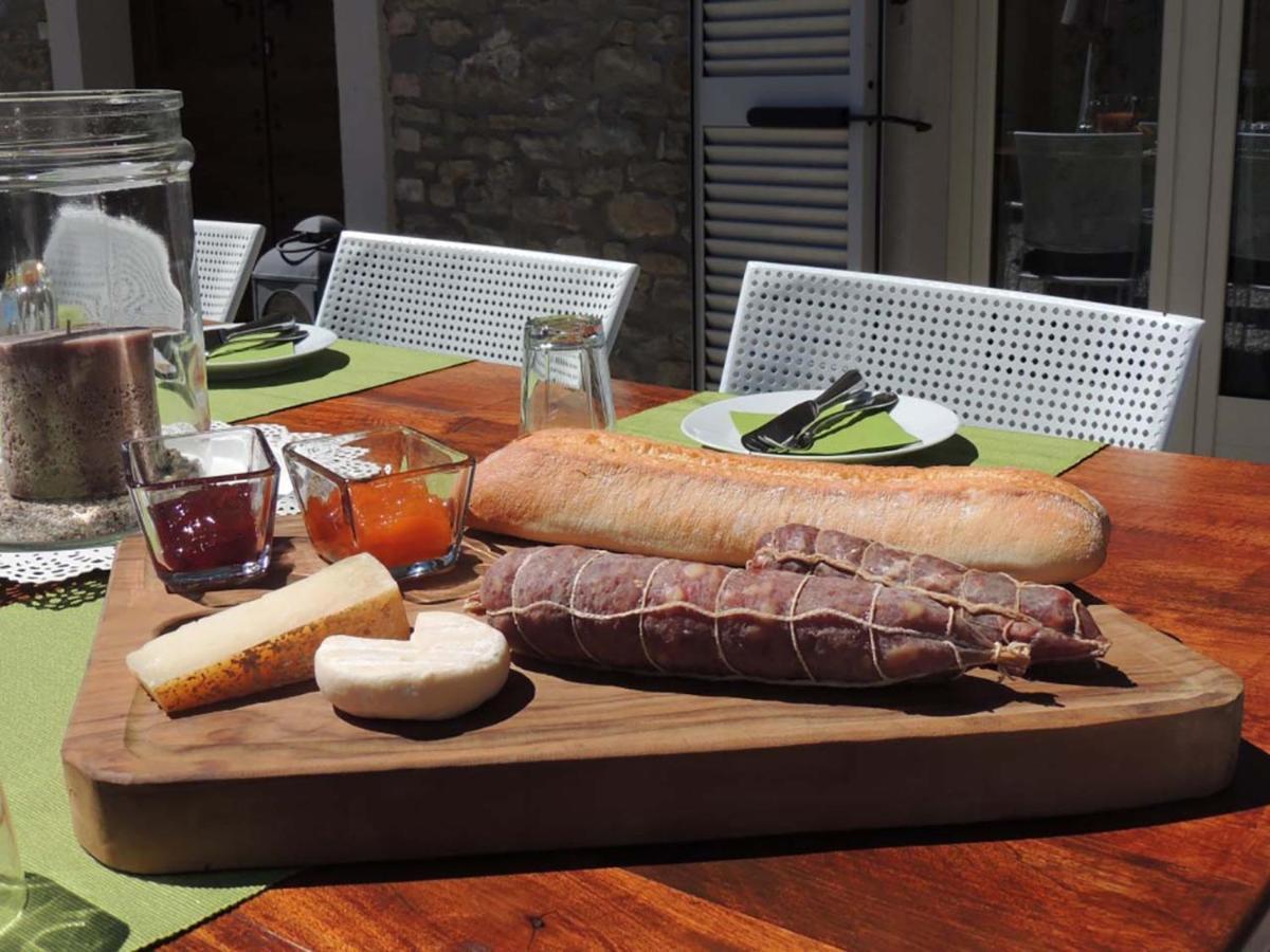 Bed and Breakfast La Luce Delle Colline Serravalle delle Langhe Exterior foto