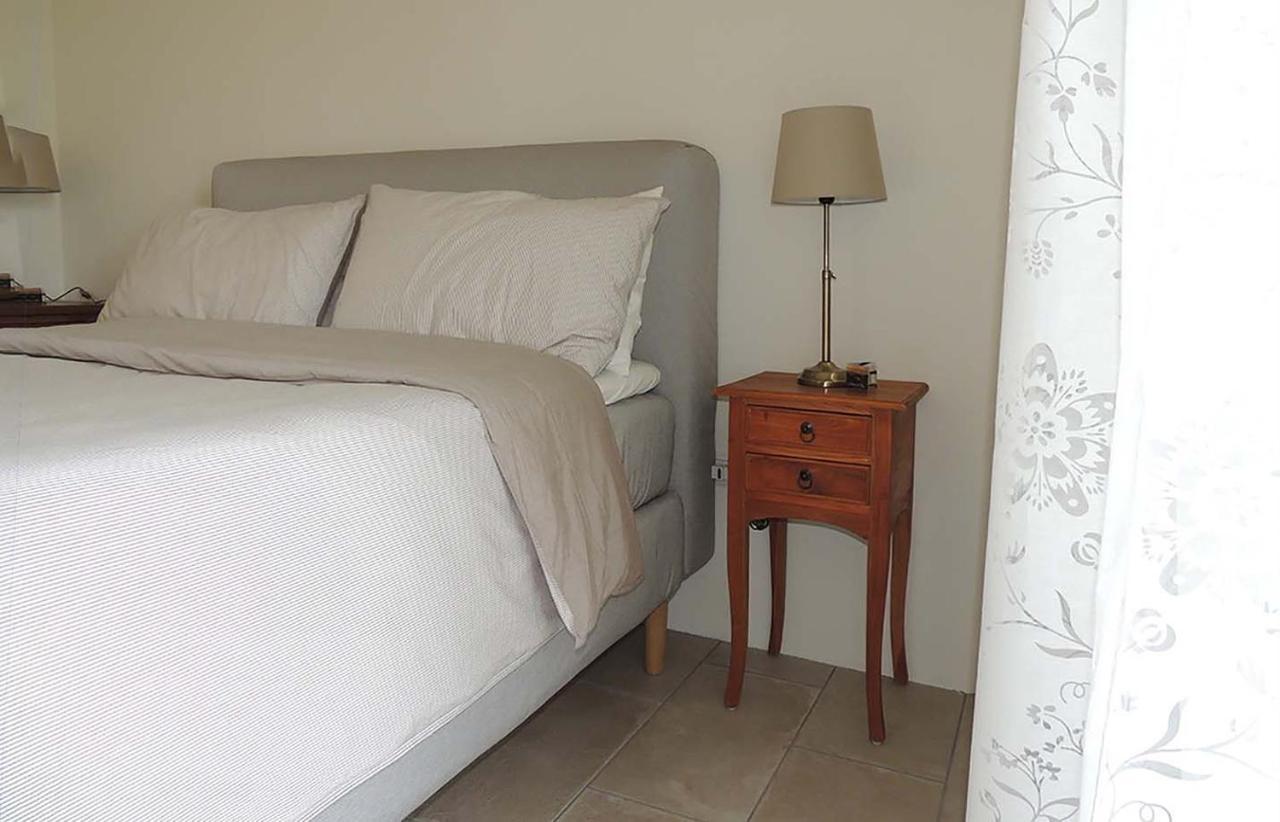 Bed and Breakfast La Luce Delle Colline Serravalle delle Langhe Exterior foto