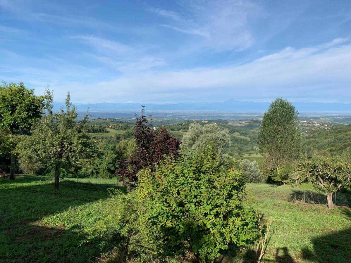 Bed and Breakfast La Luce Delle Colline Serravalle delle Langhe Exterior foto