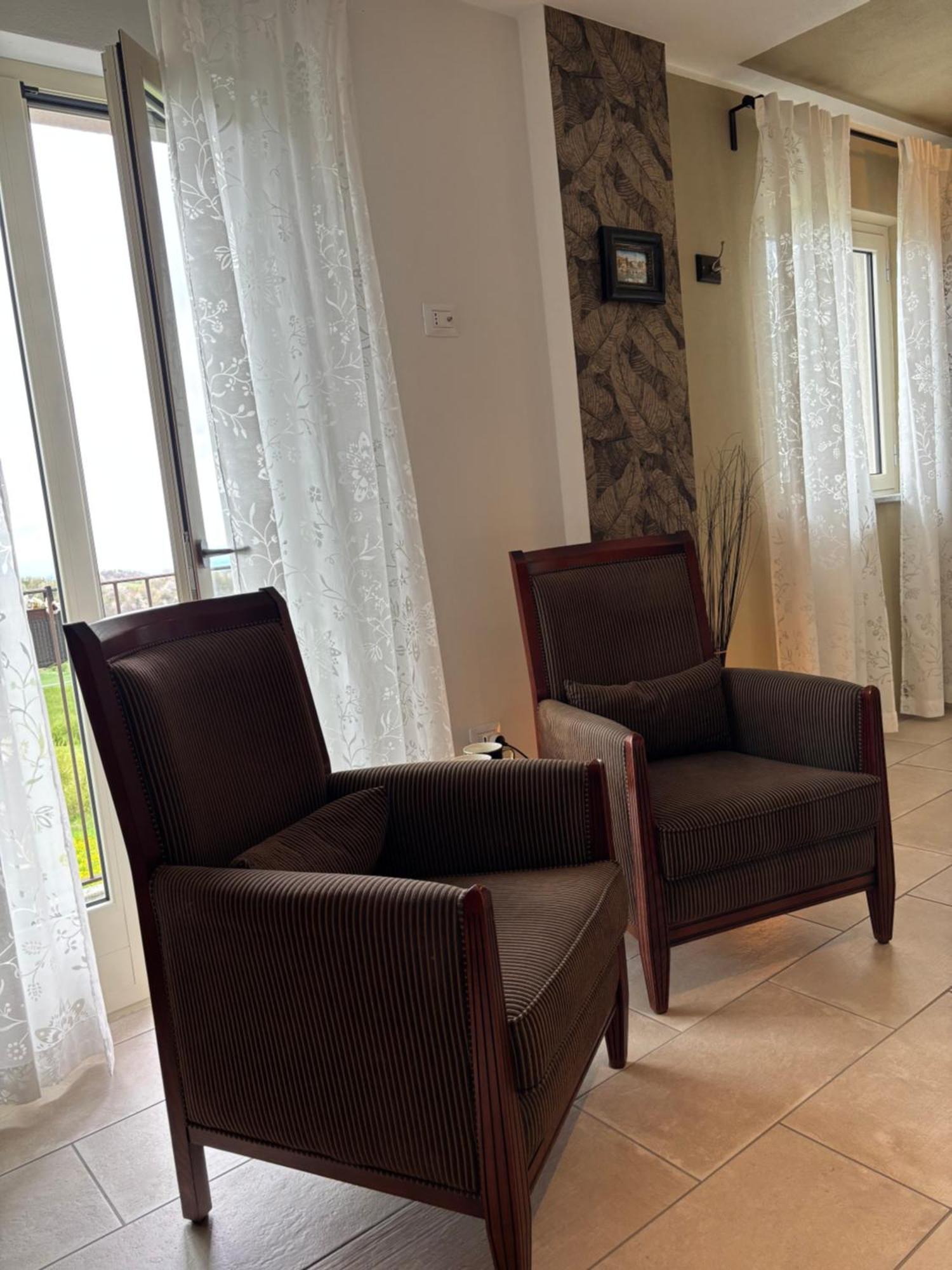 Bed and Breakfast La Luce Delle Colline Serravalle delle Langhe Exterior foto