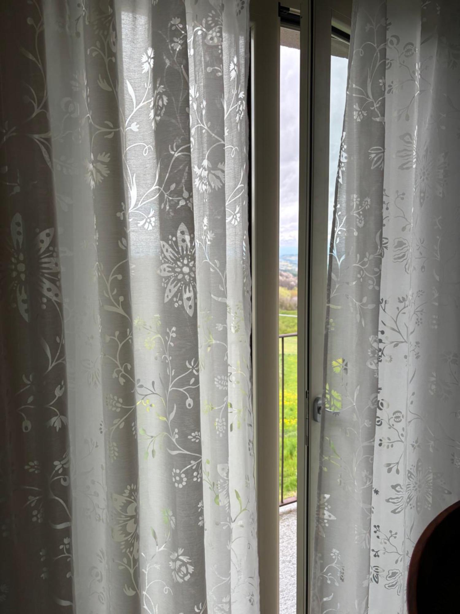 Bed and Breakfast La Luce Delle Colline Serravalle delle Langhe Exterior foto