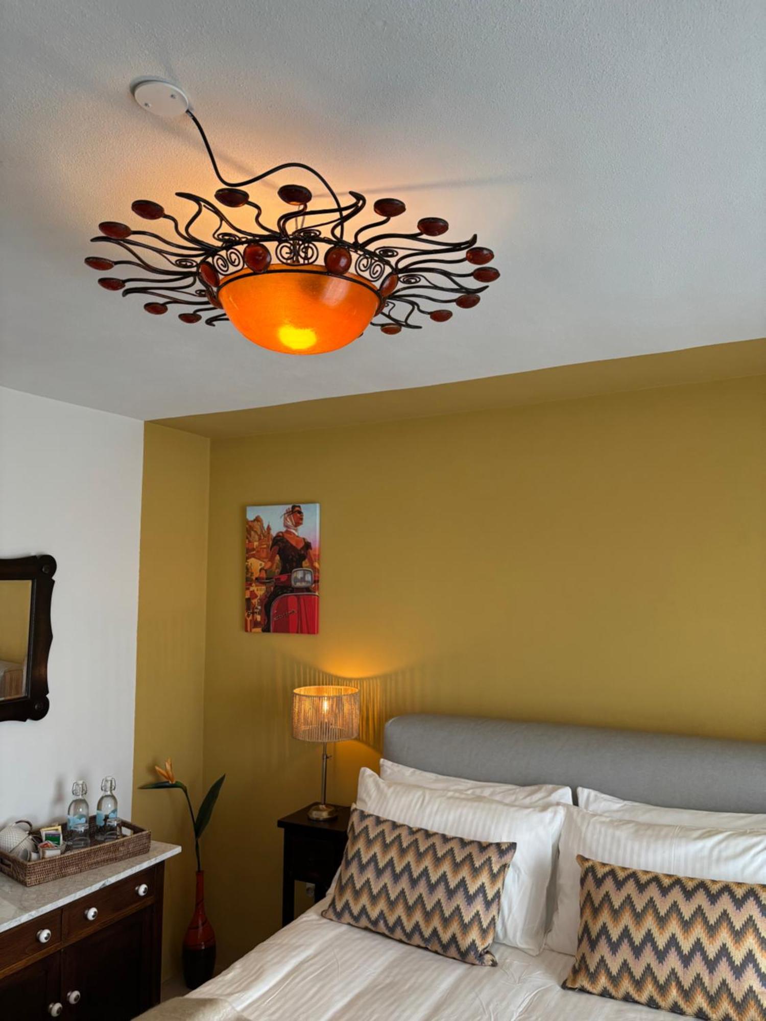 Bed and Breakfast La Luce Delle Colline Serravalle delle Langhe Exterior foto